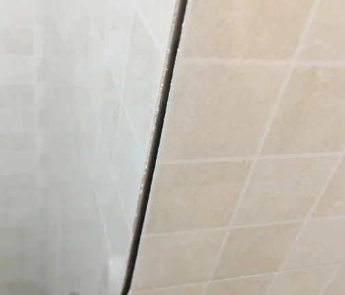 三门峡市瓷砖空鼓维修公司分享阳台瓷砖脱落的修复过程可以分为以下几个步骤